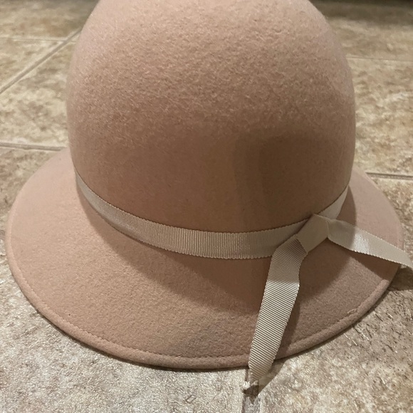 Madcaps‎ Women’s Brimmed Tan Wool Hat - Picture 3 of 7